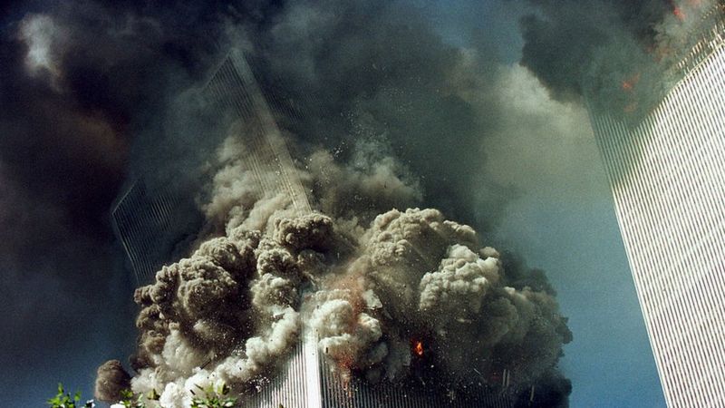 Imagen de la Torre Norte del WTC desplomándose
