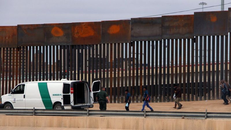 ساخت دیوار میان آمریکا و مکزیک یکی از وعده‌های اصلی آقای ترامپ در انتخابات سال ۲۰۱۶ بود که تا کنون محقق نشده است