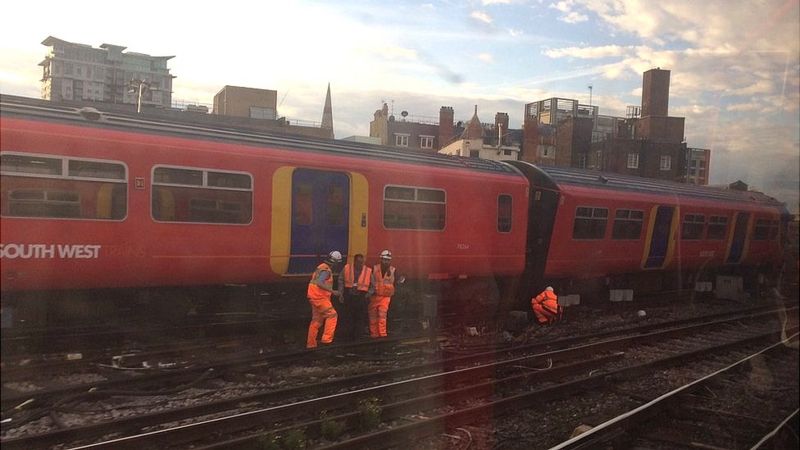 Train Derails Outside London Waterloo Station Bbc News 