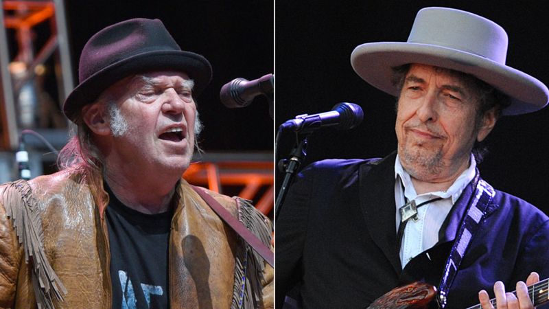 Bob Dylan and Neil Young share Hyde Park stage - BBC News