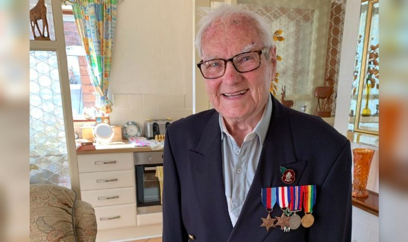 Albert Evans: Tributes to Dudley World War Two veteran - BBC News