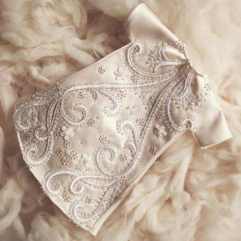 The woman who turns wedding dresses into gowns for stillborn babies BBC News