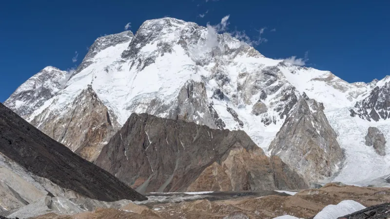 El cuerpo de un escalador estadounidense es el último recuperado tras una avalancha en Pakistán. El cuerpo de un escalador estadounidense es el último recuperado tras una avalancha en Pakistán.
