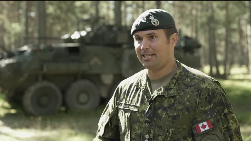 Полковник Джессии ван Эйк командует канадской боевой группой в Латвии. Говорит, канадцы готовы воевать, если это потребуется