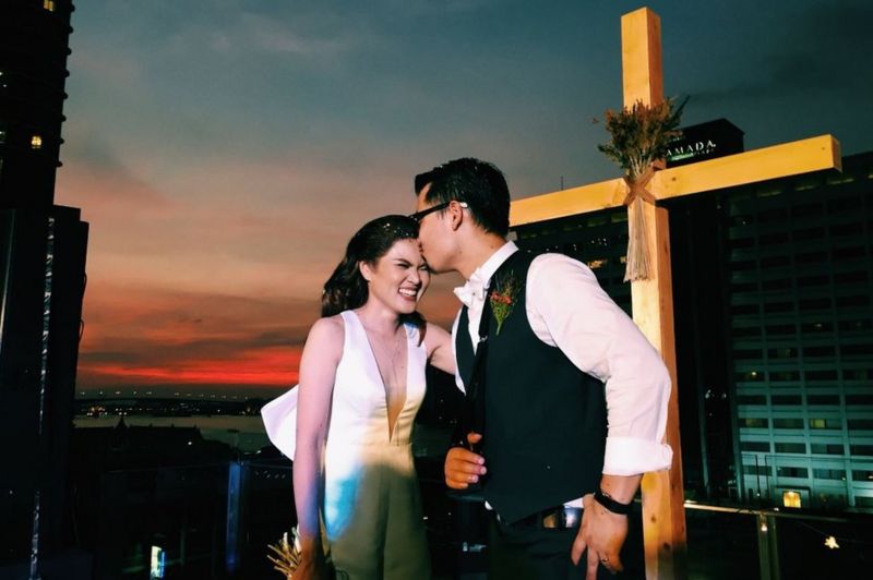 John Mayer surprise for Thai couple�s themed wedding BBC