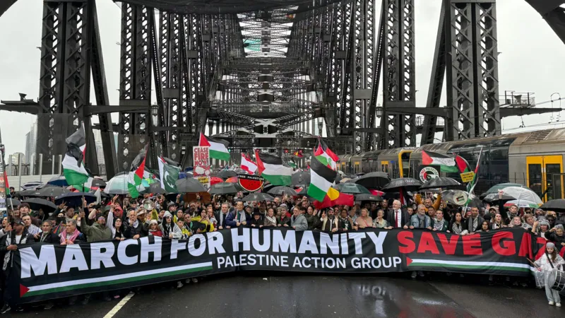 Tens of thousands turn out for Sydney pro-Palestinian march