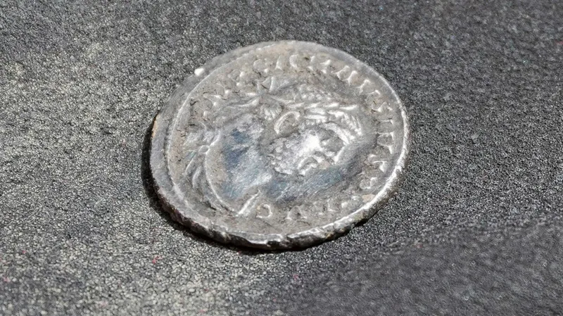 Monede romane printre descoperirile de pe ruta feroviară East West