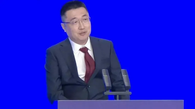 El escurridizo jefe de Shein elogia sus raíces chinas en una rara aparición pública