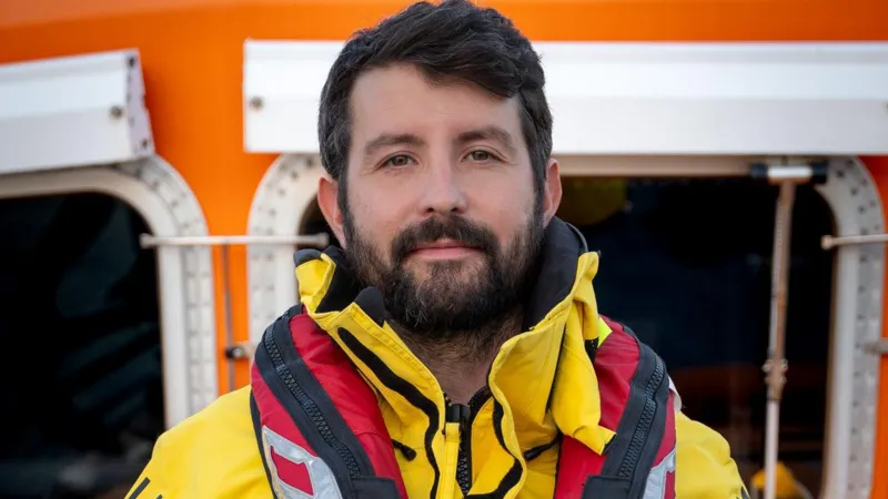 Este voluntario ha salvado 7 vidas desde que se unió a la RNLI.