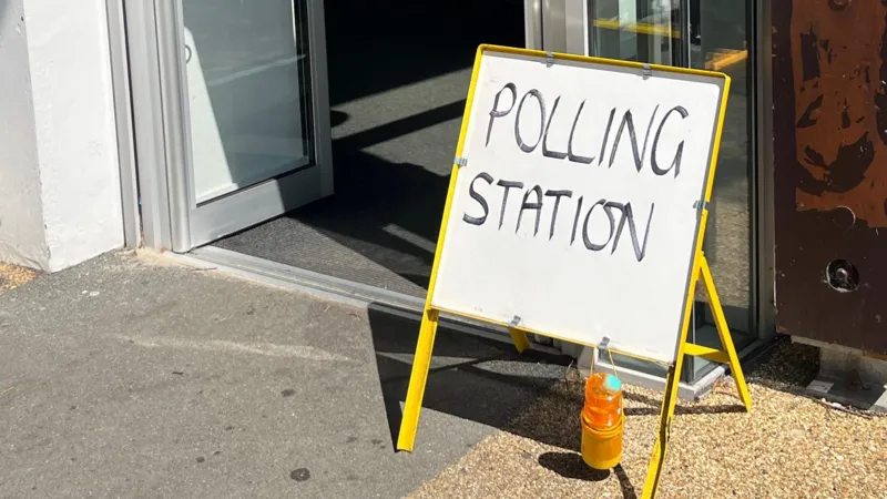 El coste de las elecciones parciales es 25.000 libras inferior al previsto.
