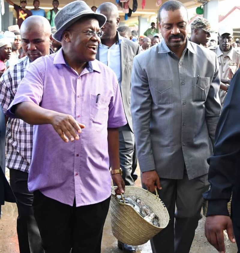 Tanzania's President Magufuli shops with basket after plastic bag ban ...