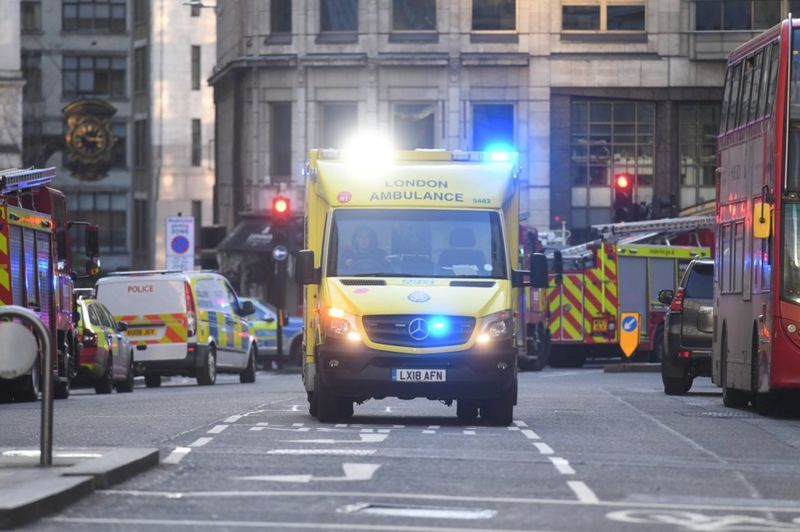 In pictures: London Bridge attack - BBC News