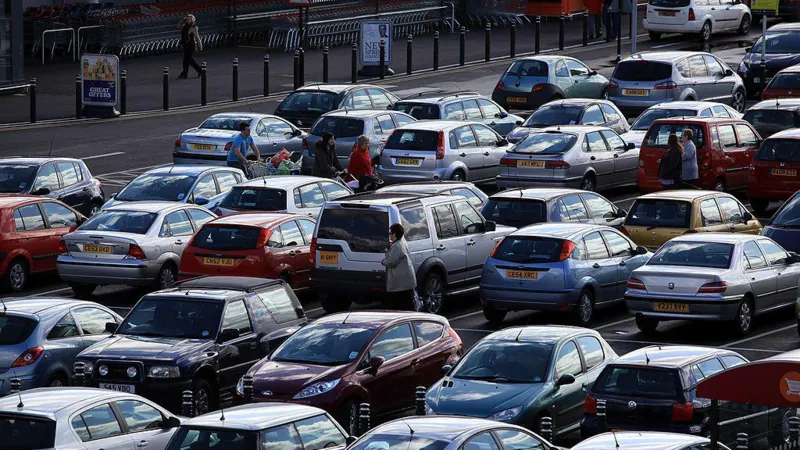 Según un estudio, los coches más grandes podrían reducir el número de plazas de aparcamiento en Londres.