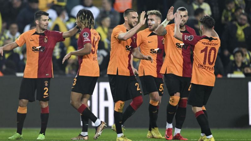 Galatasaray Kadıköy’de Fenerbahçe’yi 3-0 ile geçti