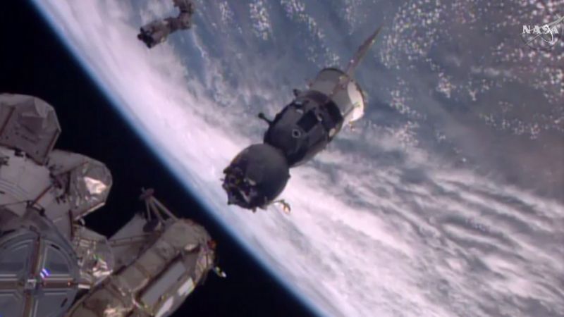 Uk Astronaut Tim Peake Returns To Earth Bbc News