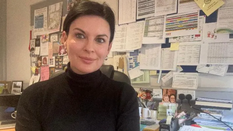 La falta de interruptores afecta la salud mental, afirma el director