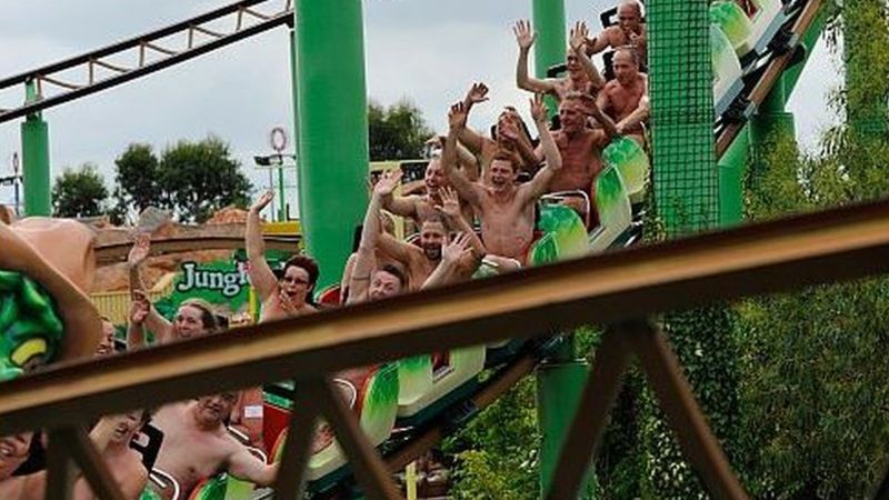 Southend park's naked rollercoaster record attempt - BBC News