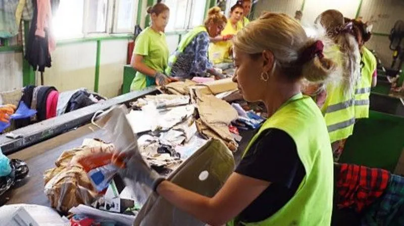 ¿Ha llegado el momento de dejar de usar pegamento y etiquetas en el papel?