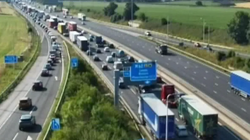 Los conductores sufrieron retrasos de dos horas en la M6 debido a que las obras viales se prolongaron más de lo previsto.