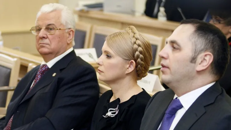 Леонид Кравчук не скрывал своих симпатий к Юлии Тимошенко, а в 2010 году был ее доверенным лицом на проигранных президентских выборах
