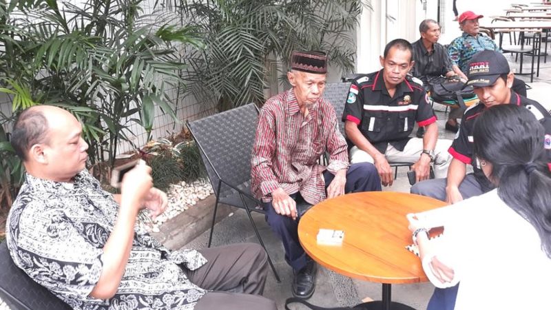 Abdul Halik meminta audiensi dengan Dubes Belanda untuk menyatakan penolakan terhadap kedatangan Raja-Ratu Belanda.