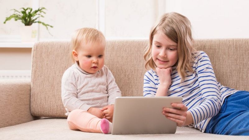 Pre-schoolers are watching more online video, says study - BBC News