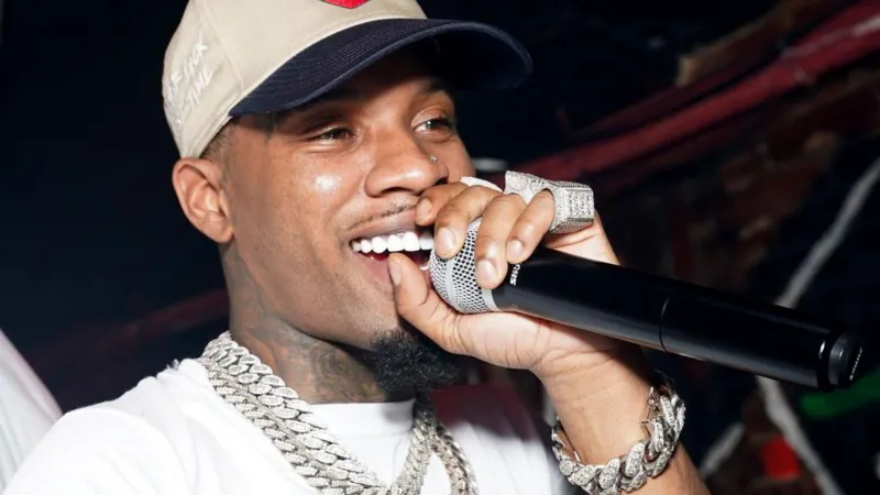 Rapper Tory Lanez stabbed 14 times in California prison attack