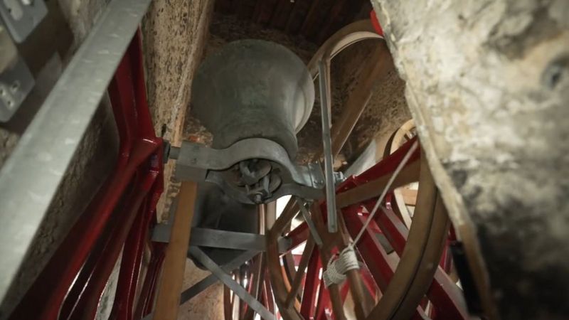 King Charles coronation: 'We want bell-ringers in every church' - BBC News