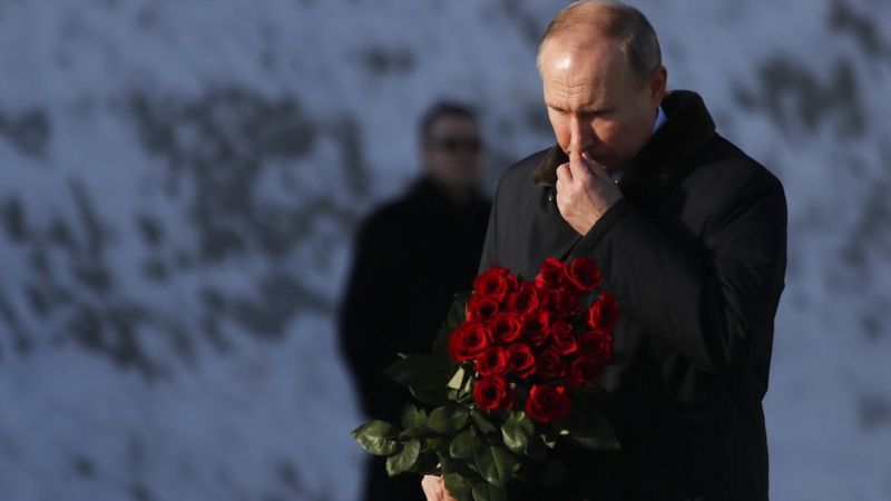 Putin Praises Russias Ww2 Sacrifices At Stalingrad Bbc News