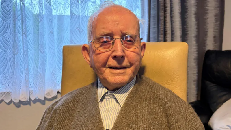 El utilero de 102 años que dejó huella en el Mundial