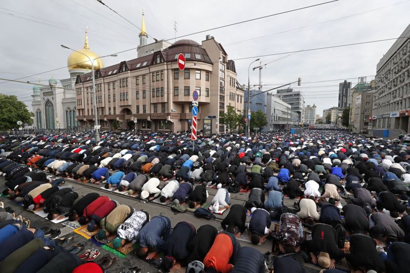 المسلمون يحتفلون بعيد الأضحى حول العالم - بالصور Eff17400-158b-11ee-8cae-4785e93eadf1