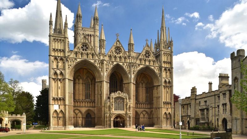 Ken Follett, autor de Los pilares de la tierra: "El mundo está en más peligro ahora de lo que ha estado en toda mi vida" 3 Catedral de Peterborough (GETTY IMAGES)