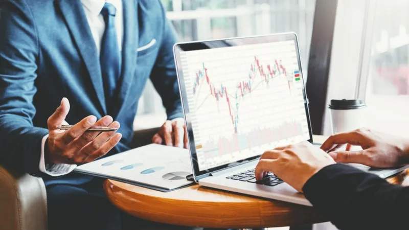 ¿Por qué la gente termina creyendo sus propias mentiras? 4 En otro estudio mostró que el autoengaño se presenta frecuentemente en el mundo de los negocios.