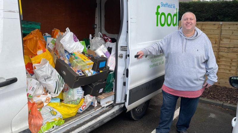 Sheffield foodbank benefits as runners donate food as entry fee - BBC News