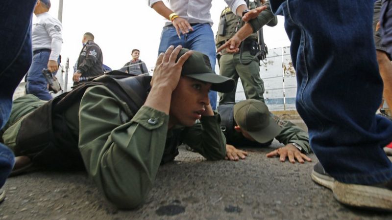 Venezuela Crisis: Deadly Border Clashes As Maduro Blocks Aid - BBC News