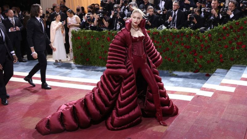 Met Gala 2022: Celebrities show off lavish outfits in New York - BBC News