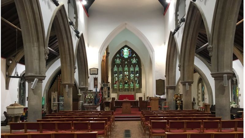 Ruthin St Peter's Church in 'write on our roof' invite - BBC News