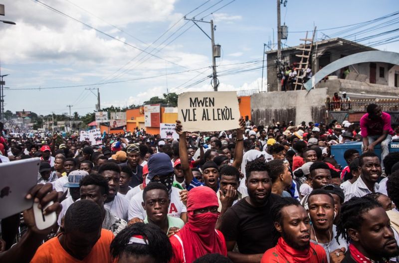 Protests around the world in pictures - BBC News