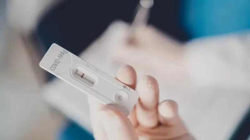 Covid: What is the differences between a PCR and an Antigen Test 38 Antigen tests give results in less than half an hour.
