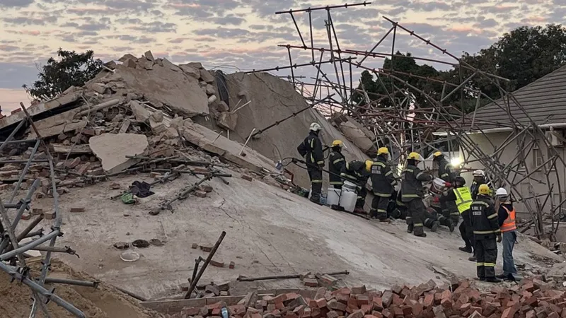 South Africa: Rescuers contact 11 survivors in collapsed building