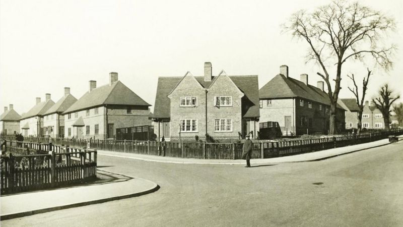 Nottingham City Homes celebrates council houses in book - BBC News