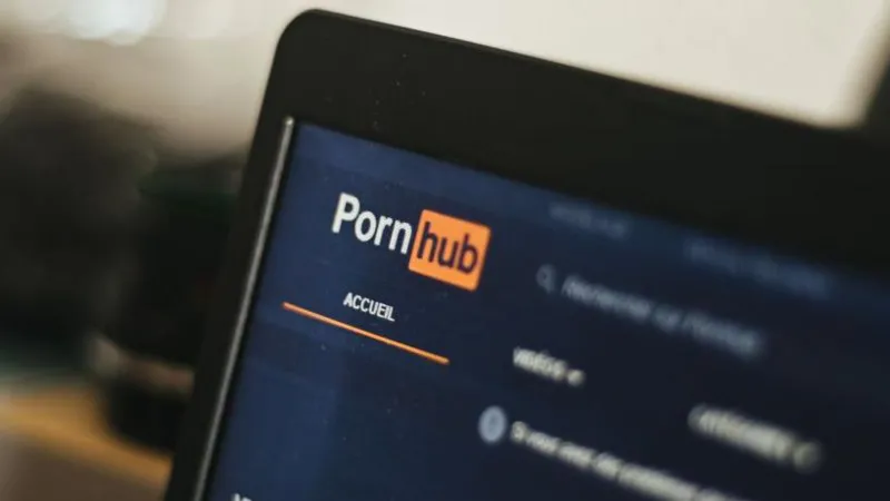 Pornhub pulls out of France over age verification law