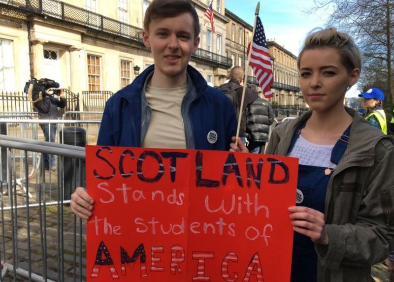 Dunblane families join US gun law protest in Edinburgh BBC News