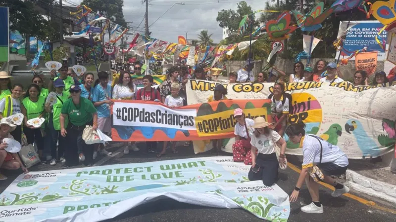 Multitudes marchan a las puertas de la cumbre climática COP30