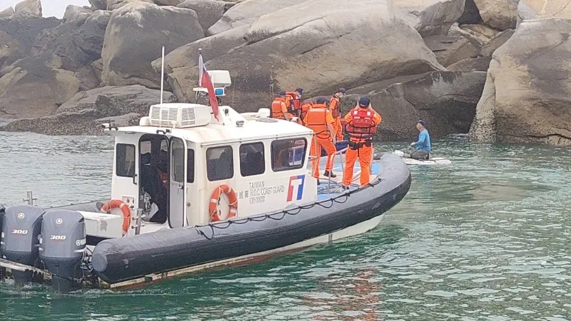 Taiwan arrests men who travelled from China in small boat