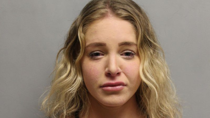 Courtney Clenney: US Instagram model dey charged wit murder of Nigerian ...