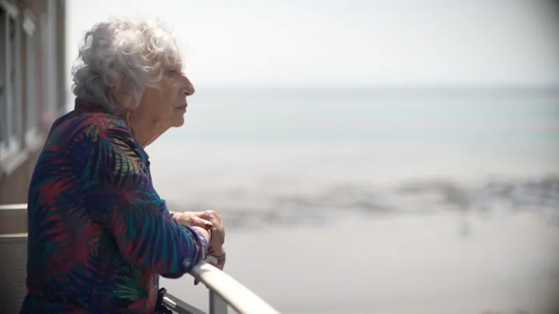 Una mujer fue diagnosticada con cáncer tras solicitar una mamografía a los 79 años.