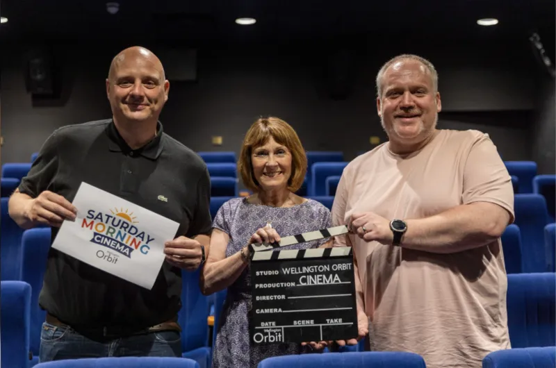 Entradas a 1,50 libras para el club de cine del sábado por la mañana.