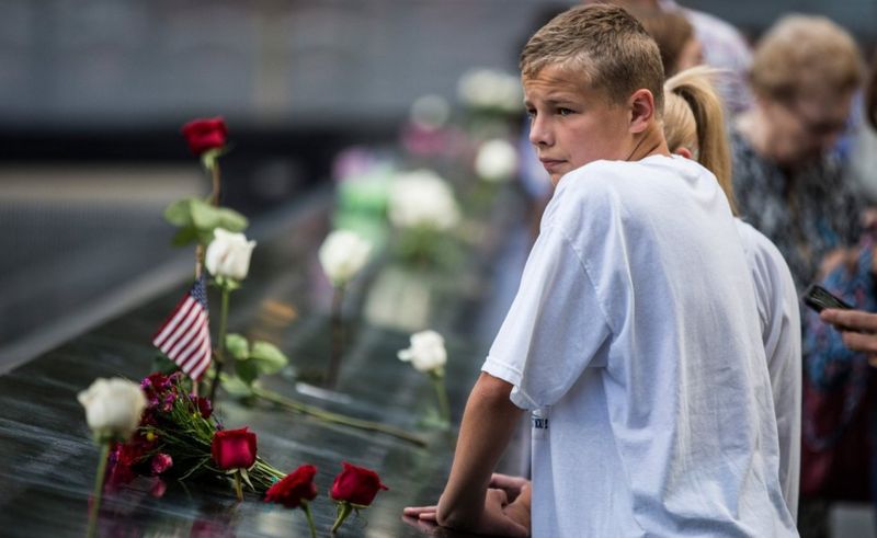 Victims of 9/11 remembered across US - BBC News