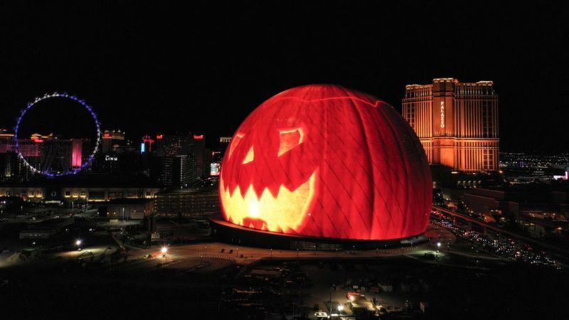 Las Vegas Sphere: Huge ball lights up US city skyline - BBC Newsround